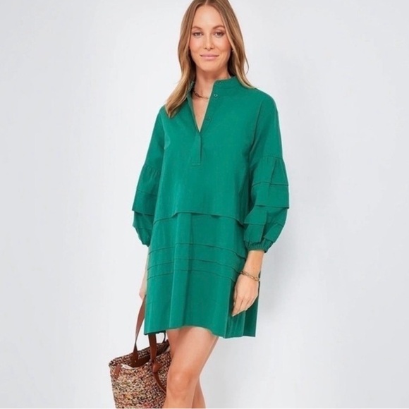 Tuckernuck Dresses & Skirts - Tuckernuck Emerald Green Long Sleeve Dress